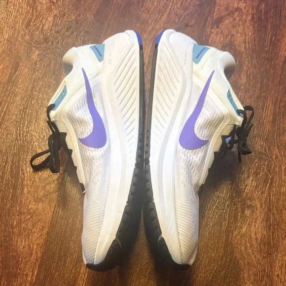 Nike White and Purple Running Shoes - Picture 7 of 8